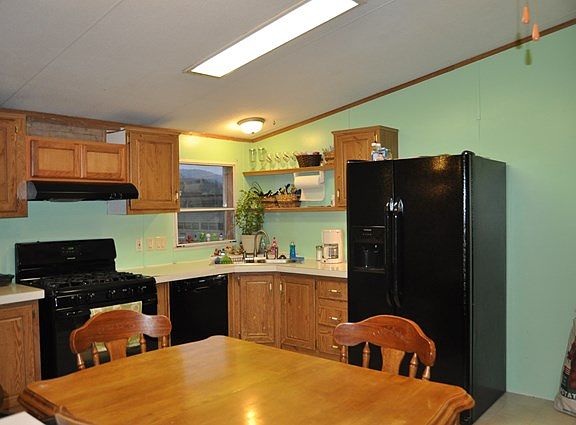 5th image of 215 Granger St