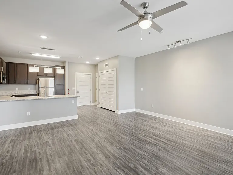 Bonavia Luxury Apartments — Photo 36