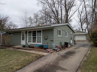 115 N Emerald Ave, Mundelein, IL 60060