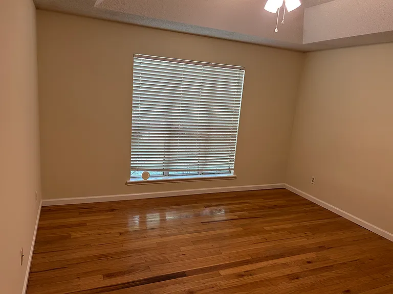 4043 Sharon Woods Dr — Photo 8
