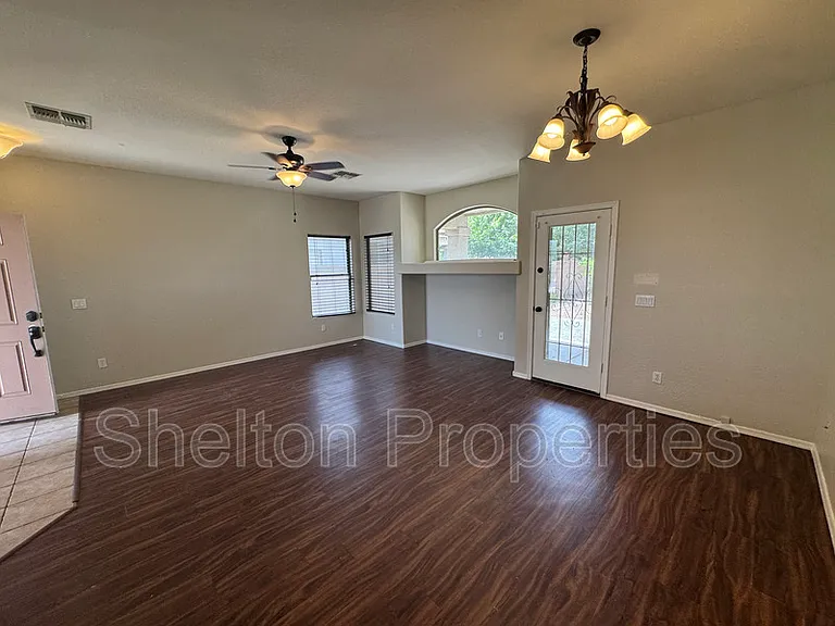 12913 W Corrine Dr — Photo 5