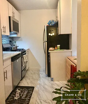 Rented by Grand & Co. | media 12