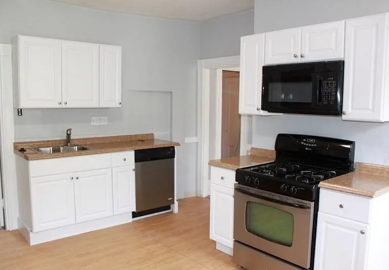 17 Ballard St #2 — Photo 6