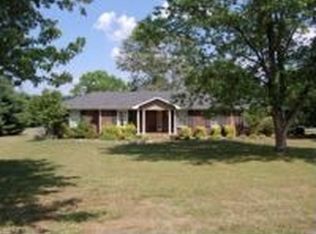 2711 Cages Bend Rd, Gallatin, TN 37066