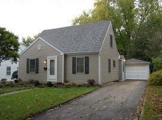 374 S Edison Ave, Elgin, IL 60123