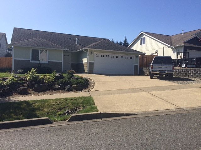 1st image of 1121 W Wyandotte Ave