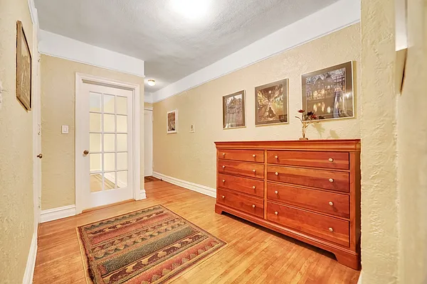 Sold by REMAX Elite | media 43