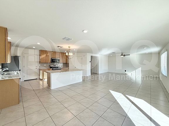 5th image of 2635 W Bowker St