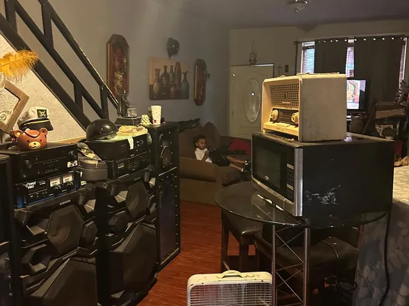 3010 Rosehill St, Philadelphia, PA 19134