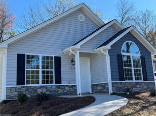 1028 Meadowbrook Blvd, High Point, NC 27260