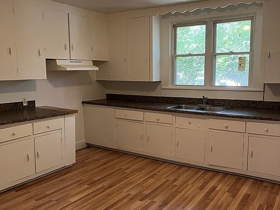 5th image of 5029 Old Rural Hall Rd