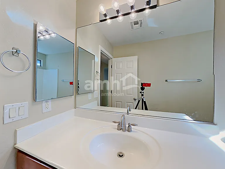 414 S 114th Ave — Photo 14