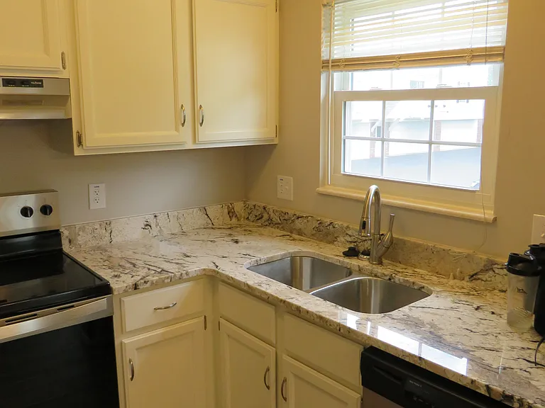 244 Carriage Ct — Photo 11