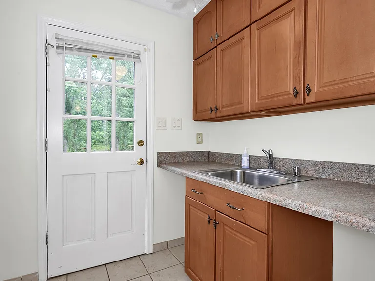 853 Foxcroft Dr — Photo 23
