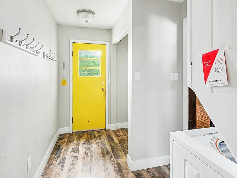 1203 Main St — Photo 19
