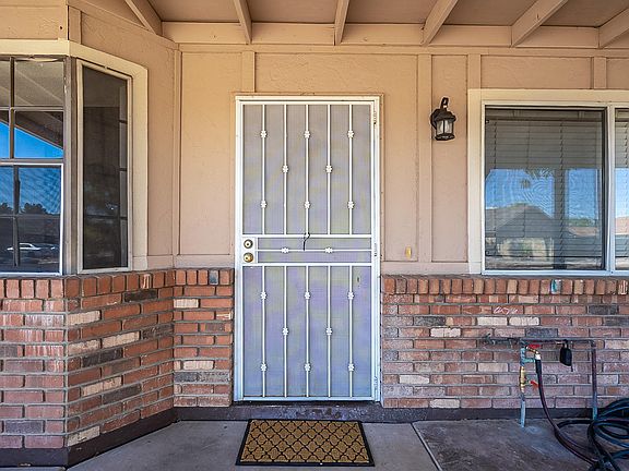 4th image of 230 W San Pedro Ave