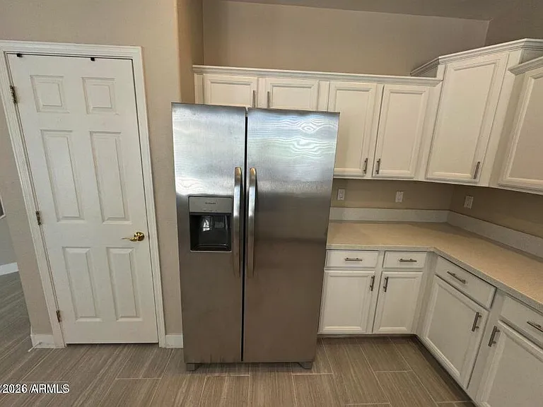 1470 W Armstrong Way — Photo 7