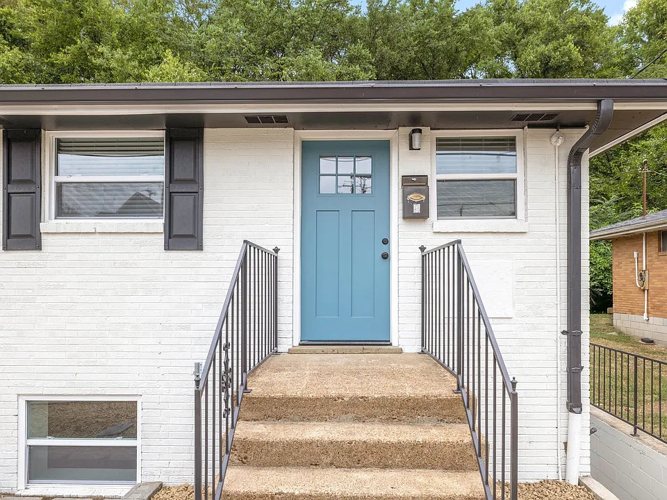 3320 Clifton Ave #A