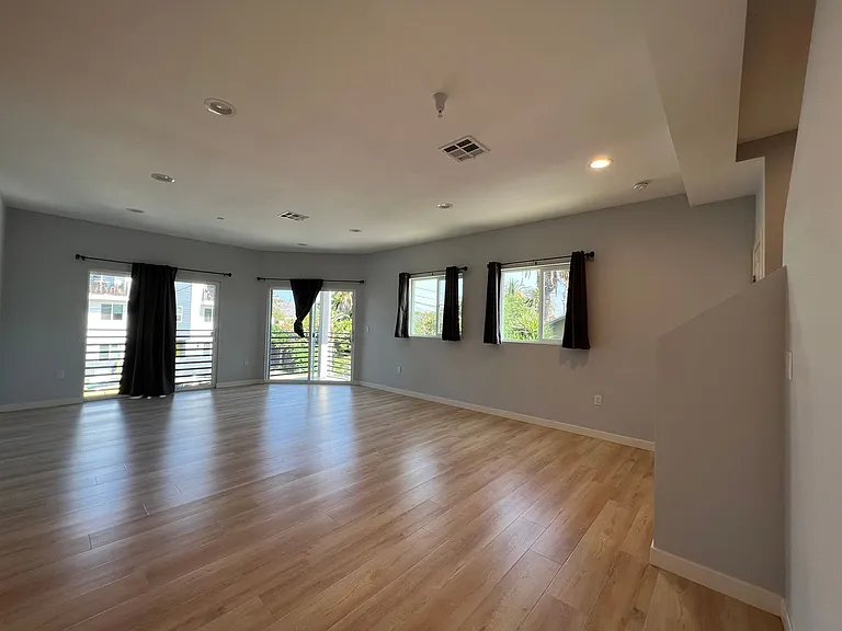 Elmer Ave. Townhomes — Photo 25