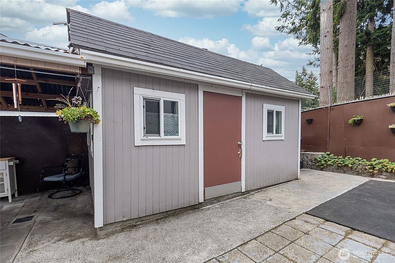 4th image of 1831 S 308th Street #B