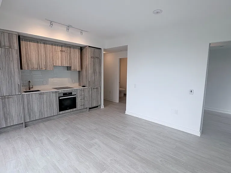 634 Church St #1403 — Photo 6