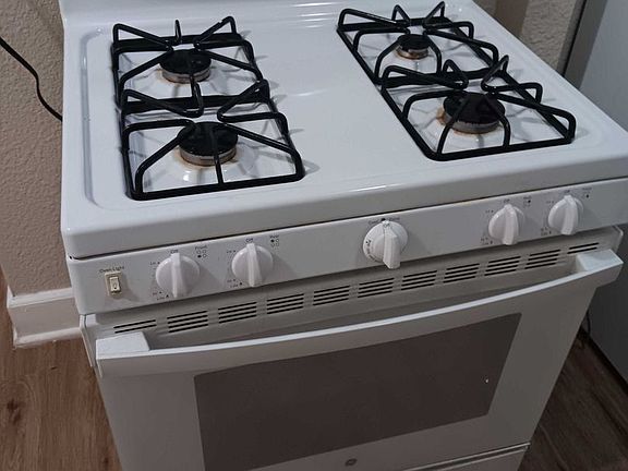 3rd image of 4252 N Teutonia Ave #106