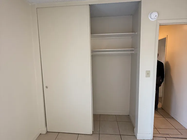 270 Amber Ct #23 — Photo 2