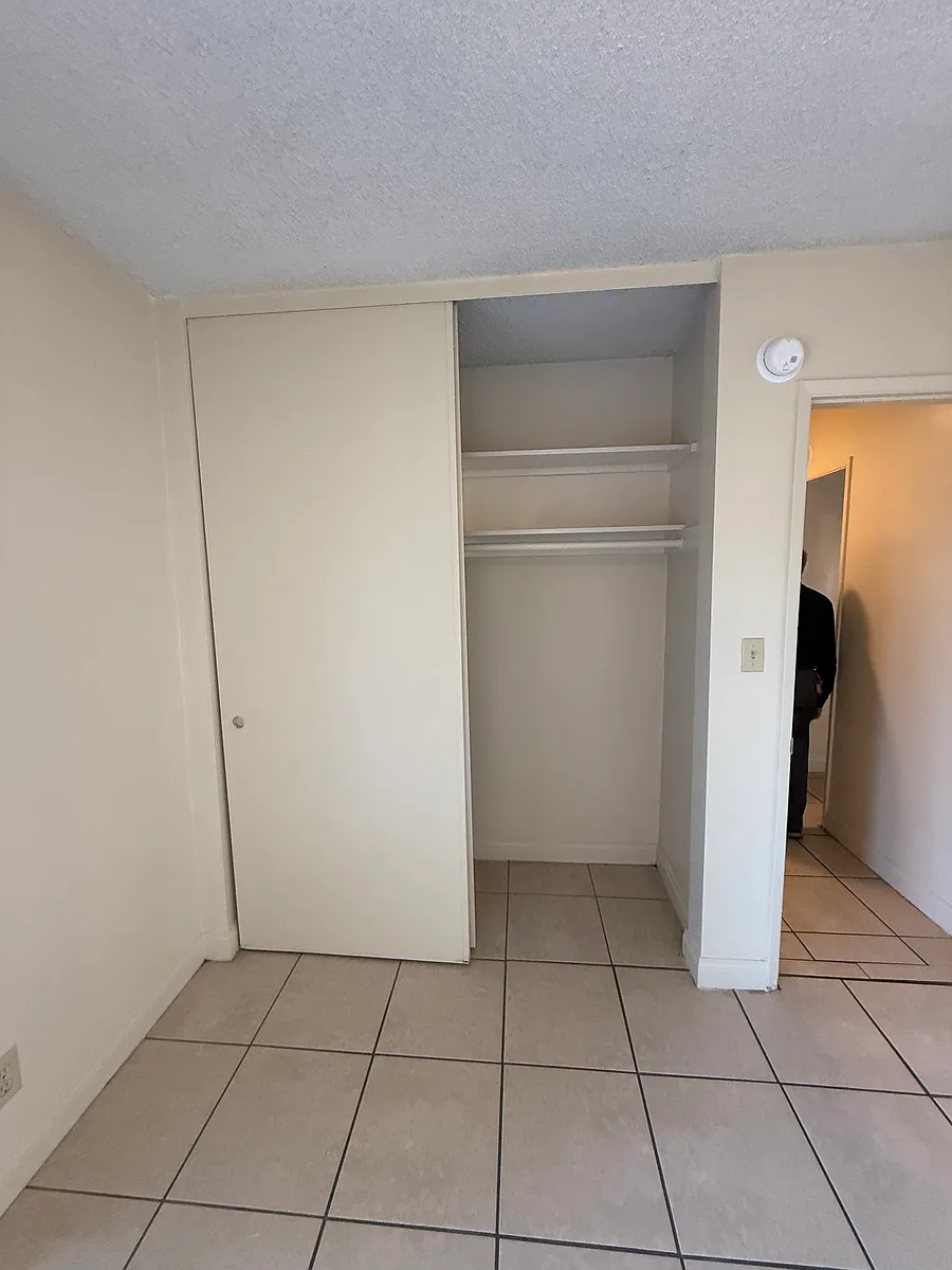 Building Photo - 270 Amber Ct #23