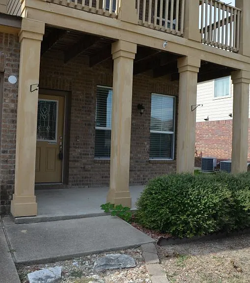 4808 Green Meadow St — Photo 2