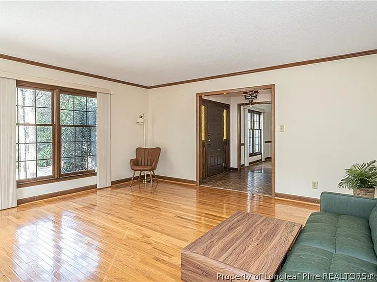6821 Thames Dr — Photo 5