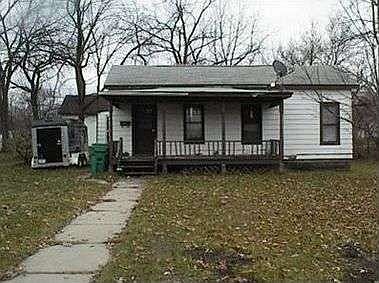 1st image of 206 E Railroad St