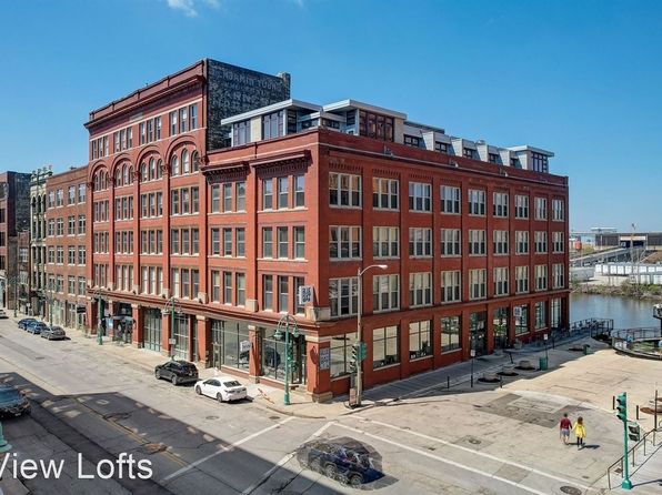 Cream City Lofts Rentals in Milwaukee at 135 W Seeboth St