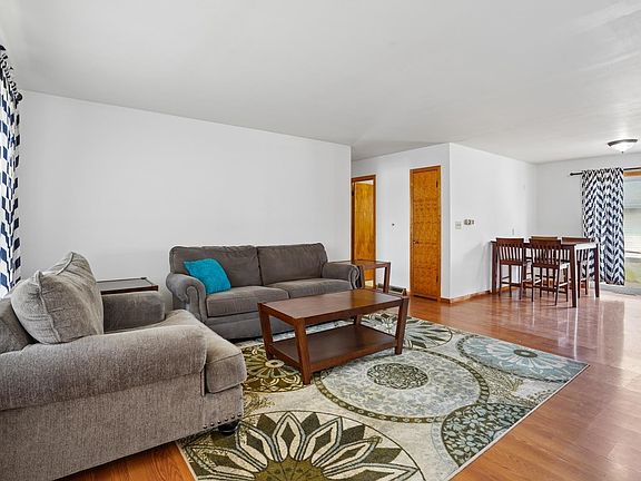 5th image of 628 2nd Ave W