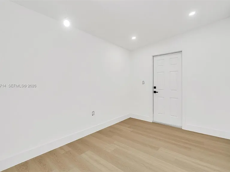1611 NE 50th Ct #3 — Photo 12