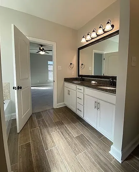 125 Lake Breeze Dr — Photo 16