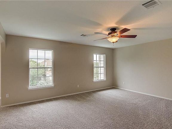 4th image of 1112 Mason Bend Dr
