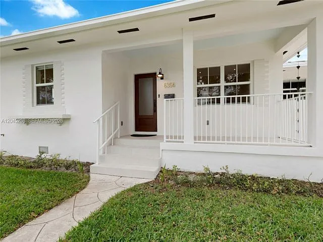 6356 SW 14th St — Photo 9