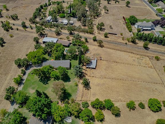 2nd image of 8986 Mooney Rd