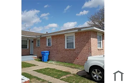 405 W D Ave #A Photo 1