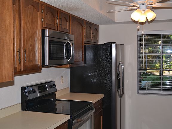 4th image of 275 Mission Trl W Unit C