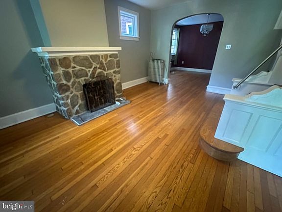 3rd image of 313 W Seymour St