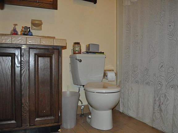 4th image of 9 Lenape Dr