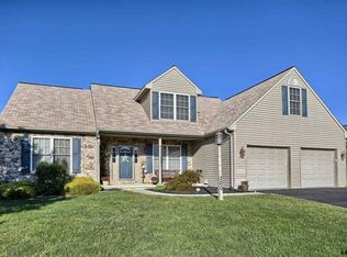 200 Silver Maple Ct, Mount Wolf, PA 17347