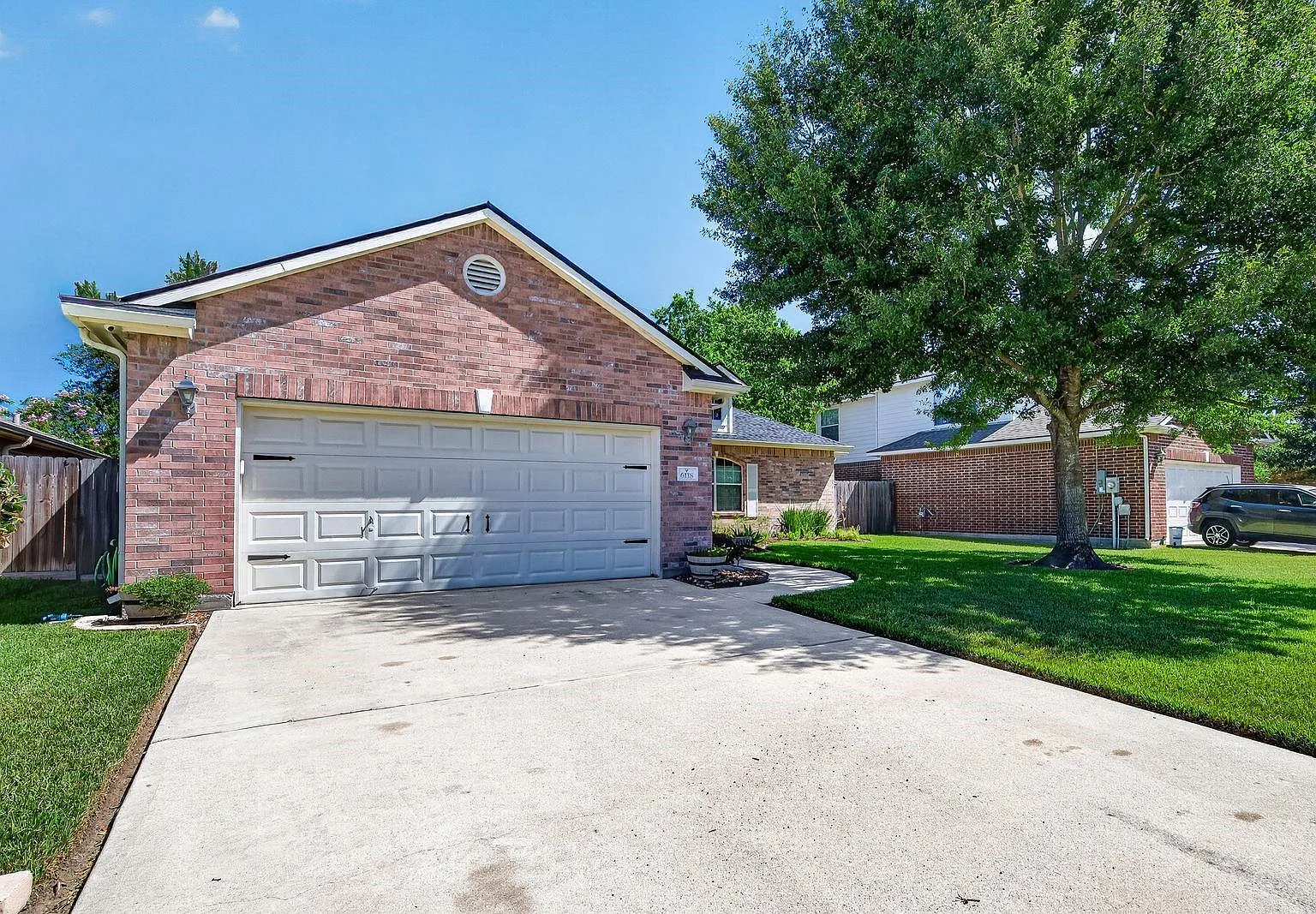 3 bed, 2.0 bath, 2160 sqft, $2,595 — Photo 3