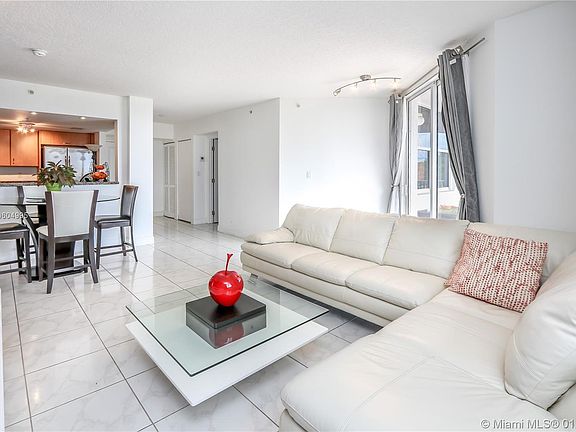 4th image of 1555 N Treasure Dr APT 309