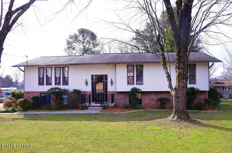 1st image of 621 Belle Glade Ln