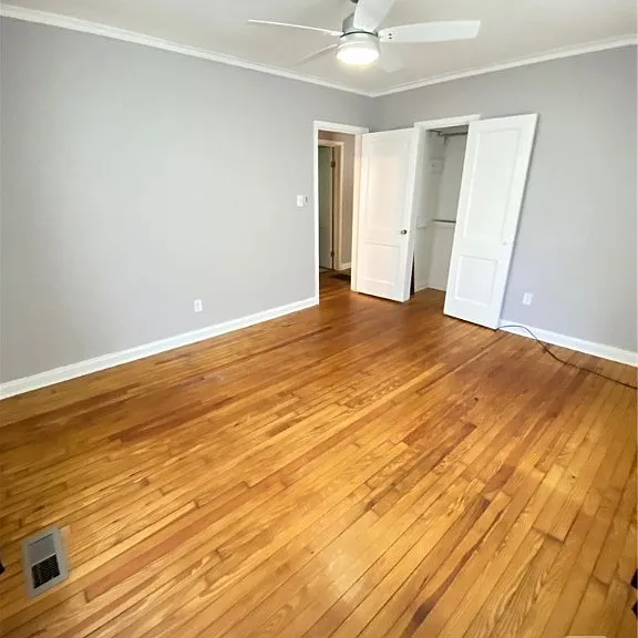2219 E 40th St — Photo 12