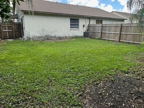 3132 Saint Clair Ave APT A