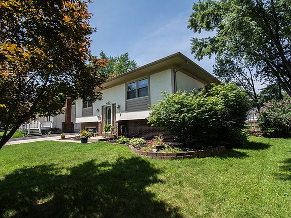 3rd image of 463 Denwood Ct
