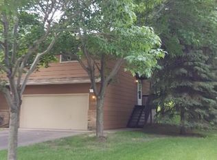 1020 Eastview Cir, Shakopee, MN 55379